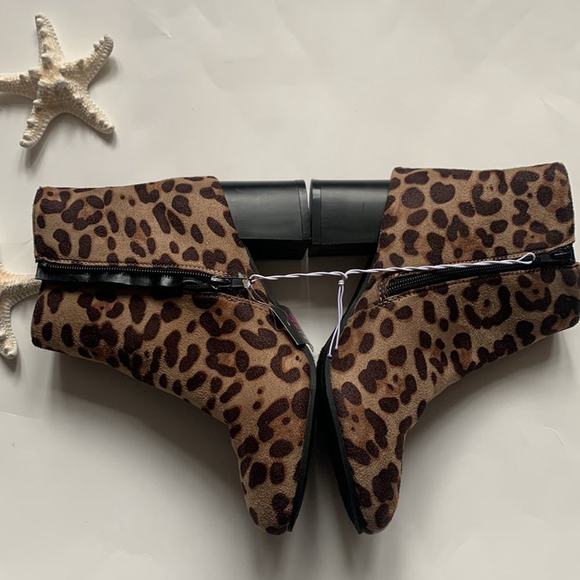 NWT Bobbie Brooks Leopard Print Ankle Booties - Picture 3 of 6